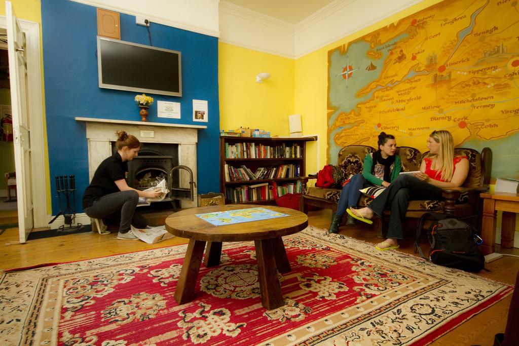 Cashel Holiday Hostel Bagian luar foto
