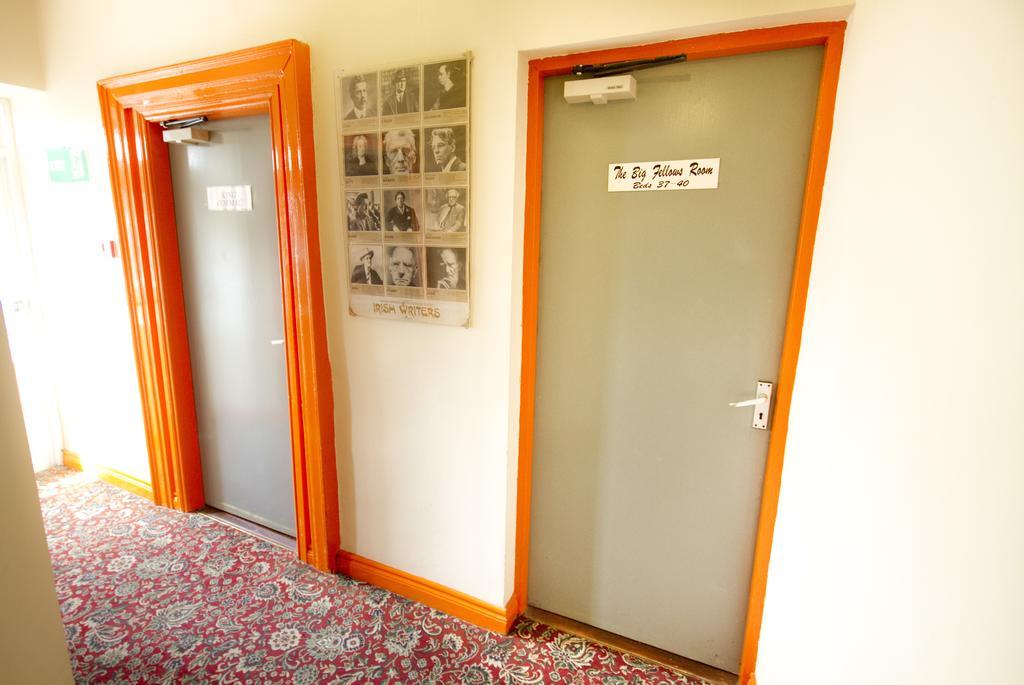 Cashel Holiday Hostel Bagian luar foto