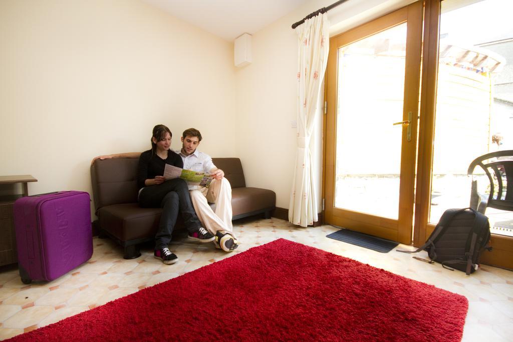 Cashel Holiday Hostel Bagian luar foto